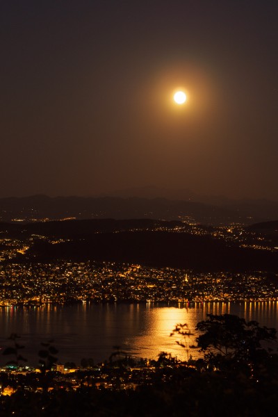 (107) Supermoon over lake Zürich